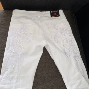 KM jeans strl 31 - Säljer dessa KM jeans som är i mycket bra skick. Säljer dom då de ej kommer till användning. 
