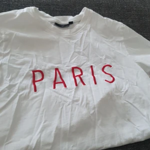 Kappahl - Vit t shirt paris storlek s