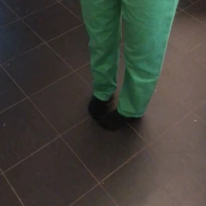 Gröna jeans  - Säljer dessa gröna jeans i storlek 155/24