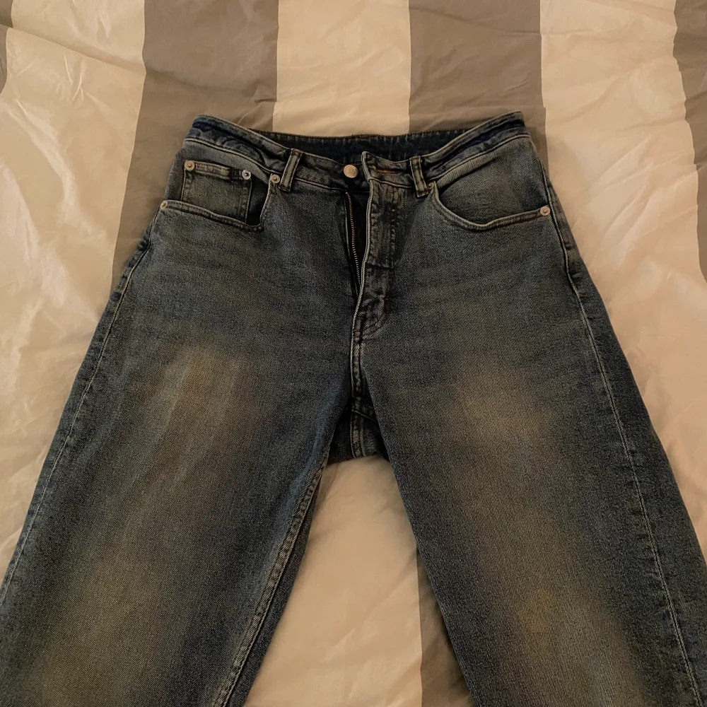 Jättefin cheap mondag jenas som inte är jätte lång (skriv för bild hur långa dom är på) . Jeans & Byxor.