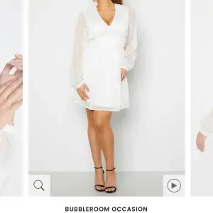 Hej! Säljer en vit klänning från bubbelpool. Aldrig använd pga för stor. Storlek 42. Säljer för 350kr, kan tänka mig att sänka. Nypris 549kr.