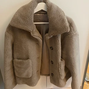 Teddy jacka - Teddy jacka från New Yorker, storlek XS. I fint skick #jacka