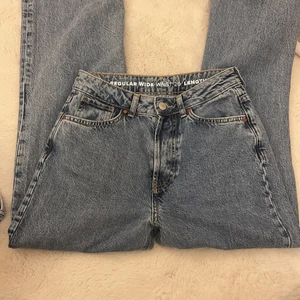 Bikbok regular wide waist, srlk 26 length 32 - Sitter bra, helt oanvända 