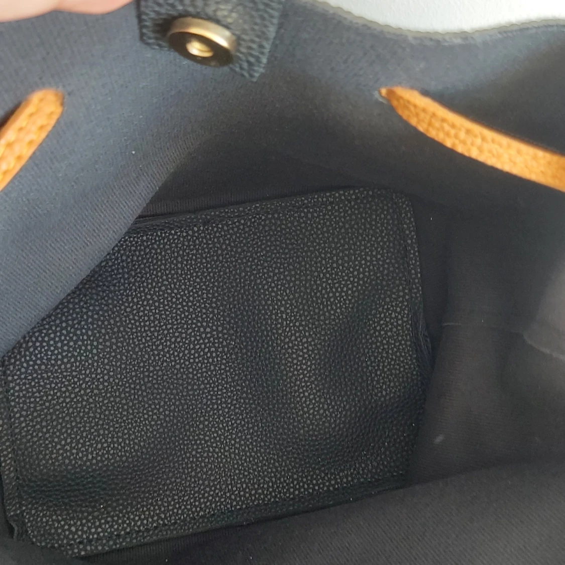 Svart väska  - 90