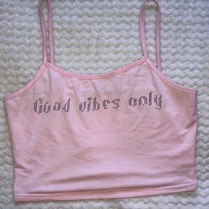 Topp strl S - Knappt använd topp, stretchig  50kr