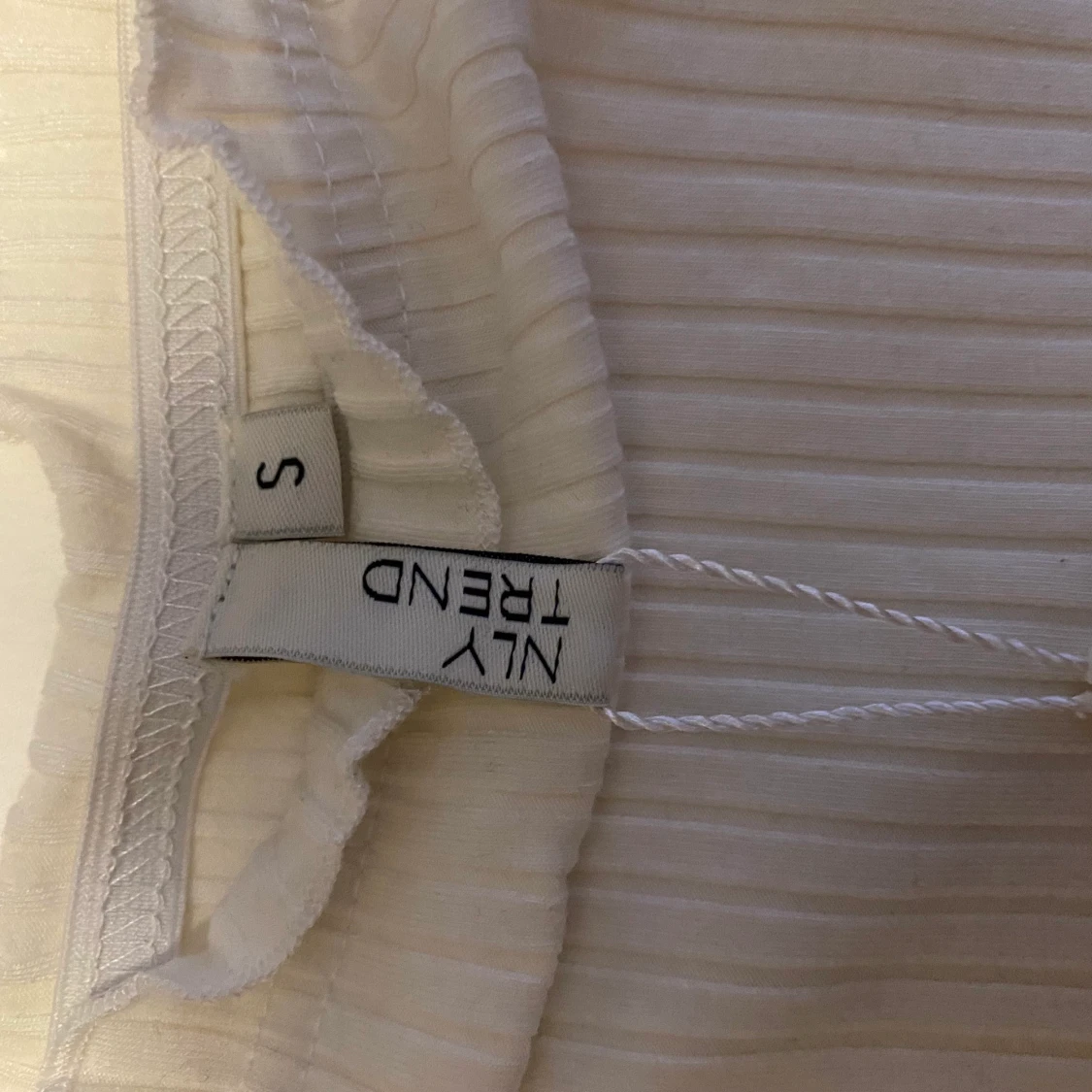 Offshoulder vit topp  - 90