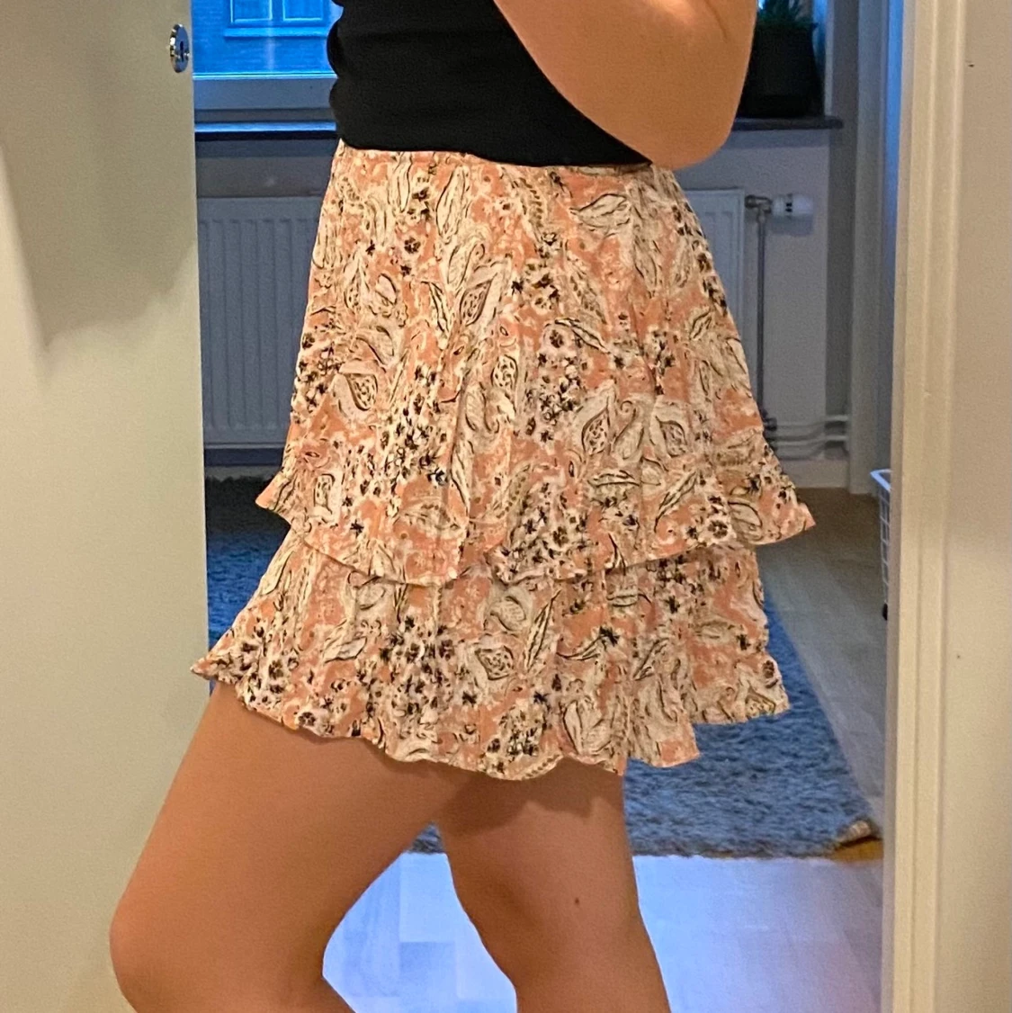 Mönstrad volangkjol - 90