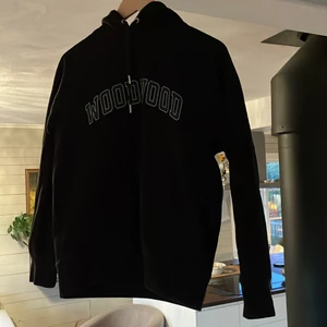 Wood Wood, hoodie - Cond 9/10 Nypris 1700kr Mycket bra kvalitét