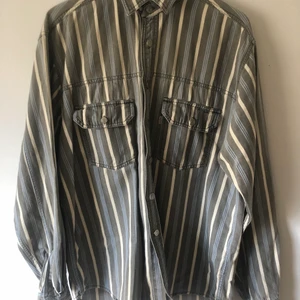 Levis skjorta Large - Levis randig skjorta i storlek Large
