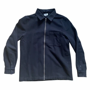 Weekday Flannel - Flannel jacka från Weekday. Storlek Medium. Bra skick inga defekter.