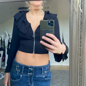 Zara topp storlek S - Säljer denna festligare topp från zara. Storlek S💕