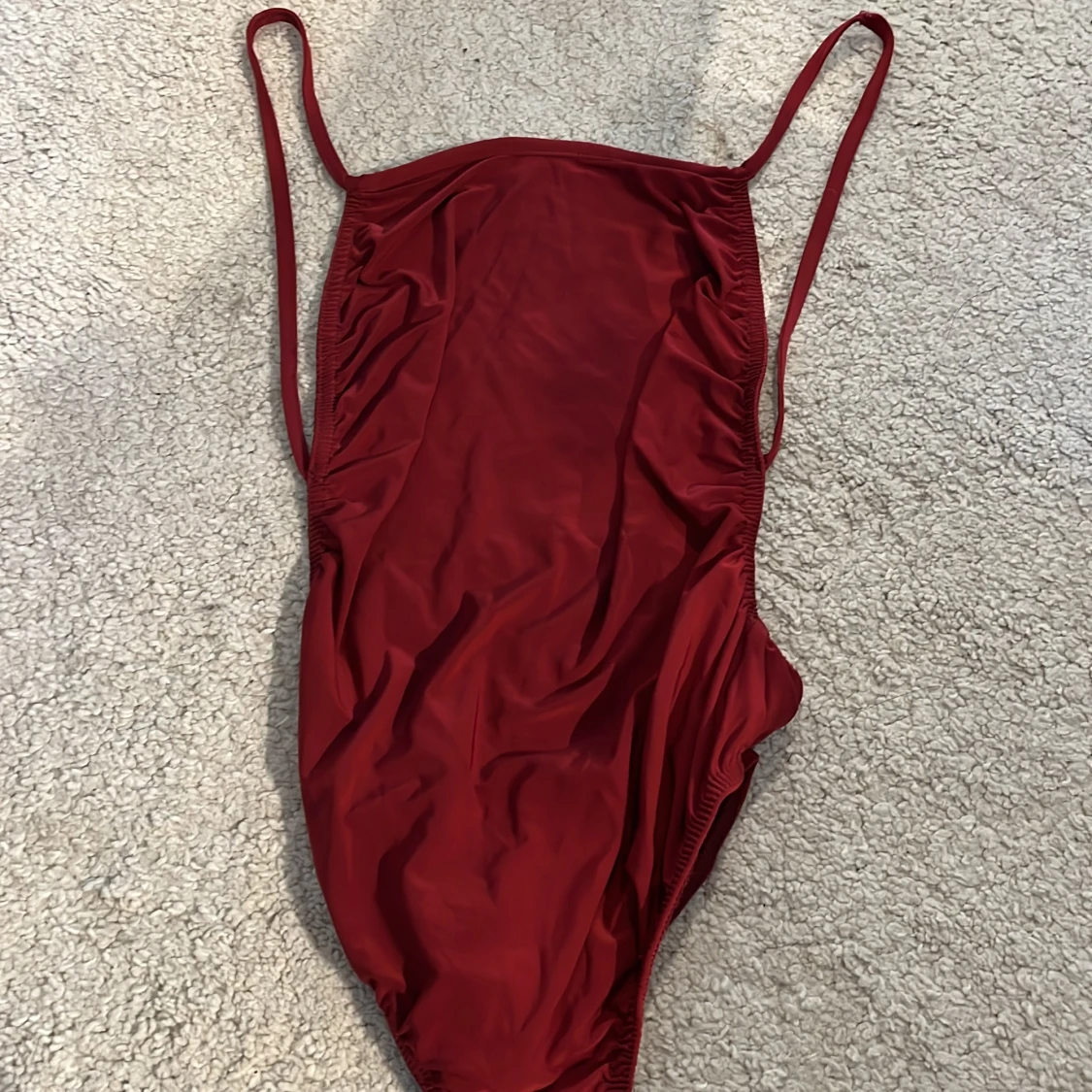 Stretchig body med öppen rygg