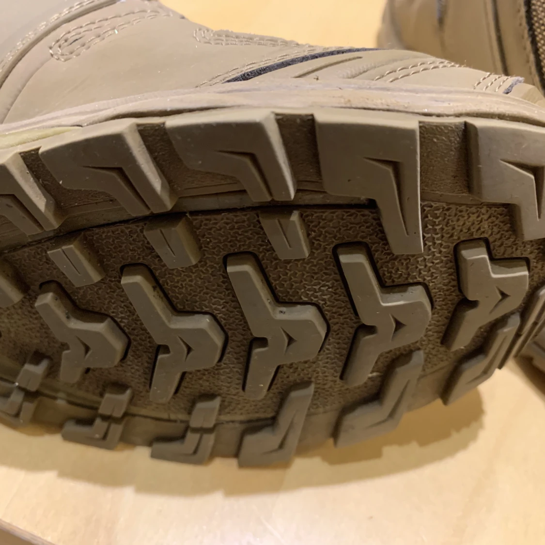 Känga Salomon  - 91