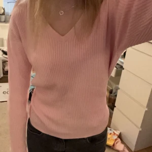 Rosa tröja  - Gulig rosa tröja från secondhand 💕 