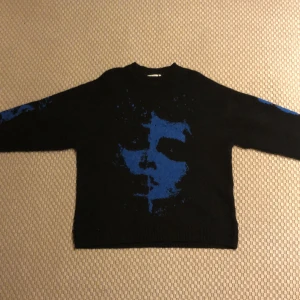 Weekday knitted sweatshirt - Stickad tröja från weekday, oanvänd säljs pga att den var för stor. Frakt 49 kr