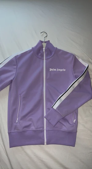 Palm angels tröja  - Använd ca 5 tillfällen Bra skick  Kvitto finns  