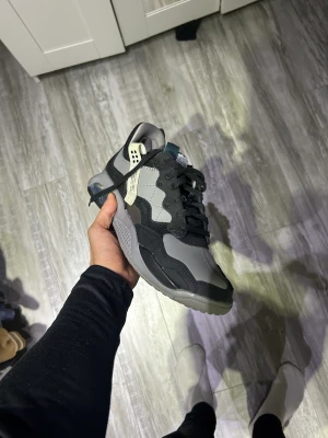 Jordan MA2 - Jordan MA2 nypris ligger på 1500. Skorna är bara testade en gång men inte använda utomhus. Cond 9/10