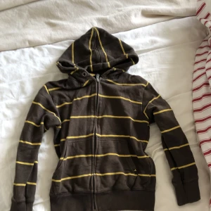 Huvtröja  - Huvtröja från second hand