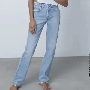 Säljer mina så fina zara jeans, som är långa. Säljs inte längre på zara. Storlek 34, men passar även 36. Mycket bra skick