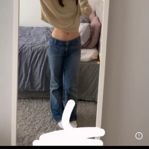 Low waist jeans - Säljer dessa jättesnygga jeansen, passar på mig som är 155❤️