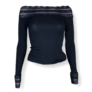 Rosemunde Topp - Inga try ons, den är förliten. Se tredje bilden. En jättesnygg topp från Rosemunde, storlek S. I toppenskick. 75% Silke & 30% Bomull. På första bilden är toppen uppvikt. Toppen krymper när den ej används så det är svårt att få rätt mått.  