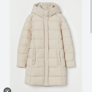 Vinterjacka  - Extremt varm vinterjacka. Nästintill oanvänd🌸