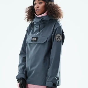 DOPE blizzard w skidjacka - Säljer min i princip oanvända skidjacka från dope. Det är en skaljacka som är använd 2 dagar förra vintern. Med andra ord i nyskick. Nypris 1799. Priset är diskuterbart!! Hör av dig vid intresse så skickar jag gärna mer bilder och info om den☺️