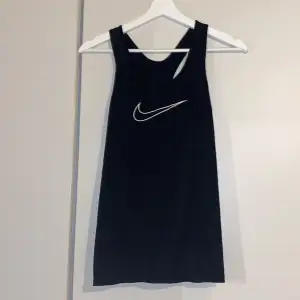 Linne från Nike, i mycket bra skick! 