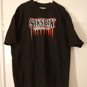 SIKSPAK - En jätte fin Sikspak tröja med döskallar