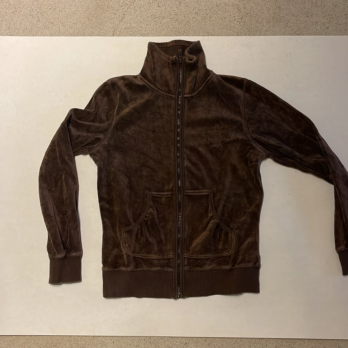 Brun velour munjacka