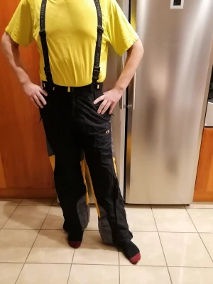 Skidbyxor st. XL  - Slalombyxor /alpin åkning. Nyskick. Northon sky pants. St. XL De sitter perfekt på en man som är 190 cm lång. Bekväm passform. 