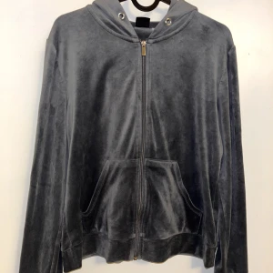 Hoodie - Tröja från Ginatricot, storlek M, bra skick