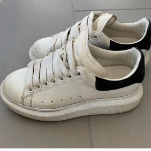 Alexander Mcqueens skor - Strl 42 7/10 skick Fraktas med postnord