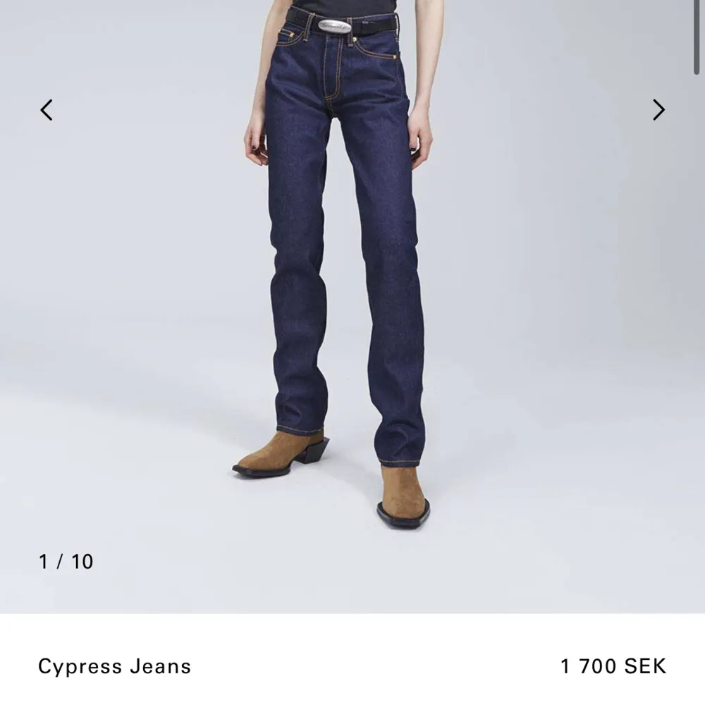 Säljer mina eytys jeans då dom aldrig kommit till användning pågrund av att de inte är min stil. Nypris 1700 säljer för 500. Kvitto finns! Storlek 28/34, motsvarar ungefär 26-27 då dom är väldigt små i storleken. . Jeans & Byxor.