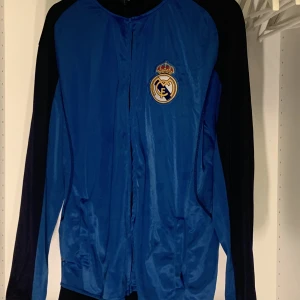 Real Madrid sip-up - Real Madrid sip-up. (Kan förhandla pris)