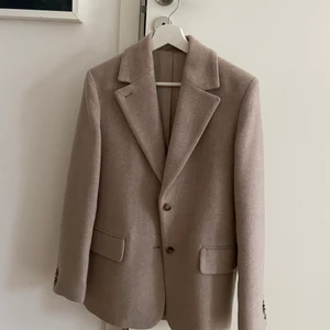 Jacka ifrån & other stories  - Superfin Jacka/blazer i ull ifrån & other stories  