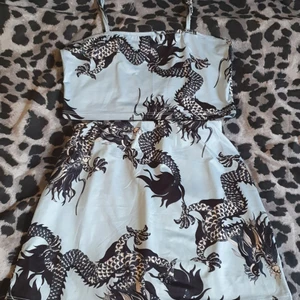 Shien set S - Säljer detta set för det är för litet för mig. Fick av en kompis för hon inte kunde ha det andvät typ 4 gånger max💞 pris kan diskuteras 