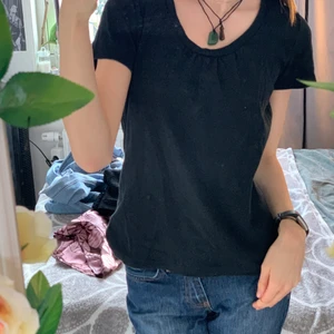 T R Ö J A - Svart t-shirt i utmärkt skick <3 