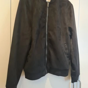 mockajacka - mockajacka super vacker har själv använt den men tror det är herr jacka 