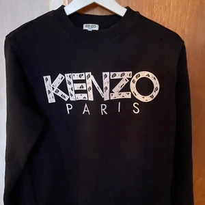 Kenzo Paris storlek M - Sweatshirt svart, använd sparsamt.