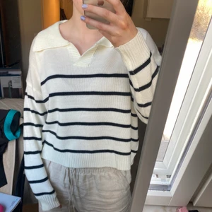 Stickad tröja  - Superfin och skön till sommaren 😚😋 som ny!!