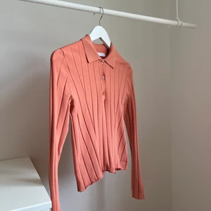 ROSA/RÖD TRÖJA - Fin tröja i fint skick! Köpt från Zara, storlek S 🧡🧡