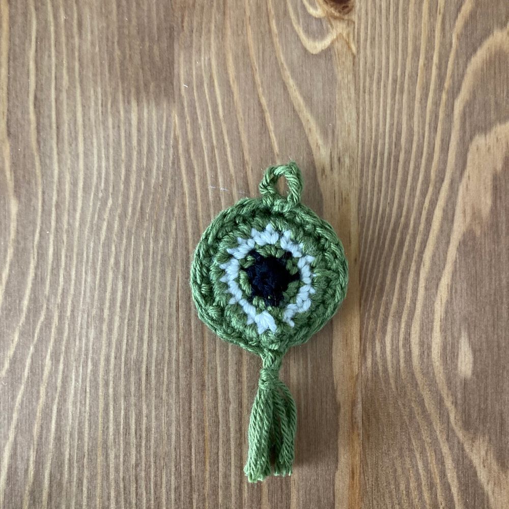 Evil eye charm, ar. 3cm diameter. Can make them as you wish. Handmade. Contact this ad if you want a custom order. Can make anything!. Accessoarer.