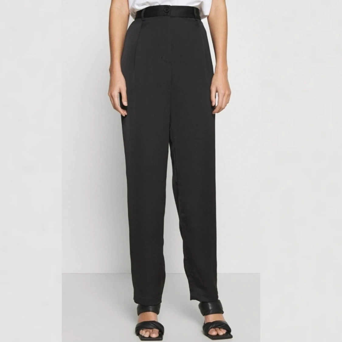 Monki byxor i satin - strl.36 - 91