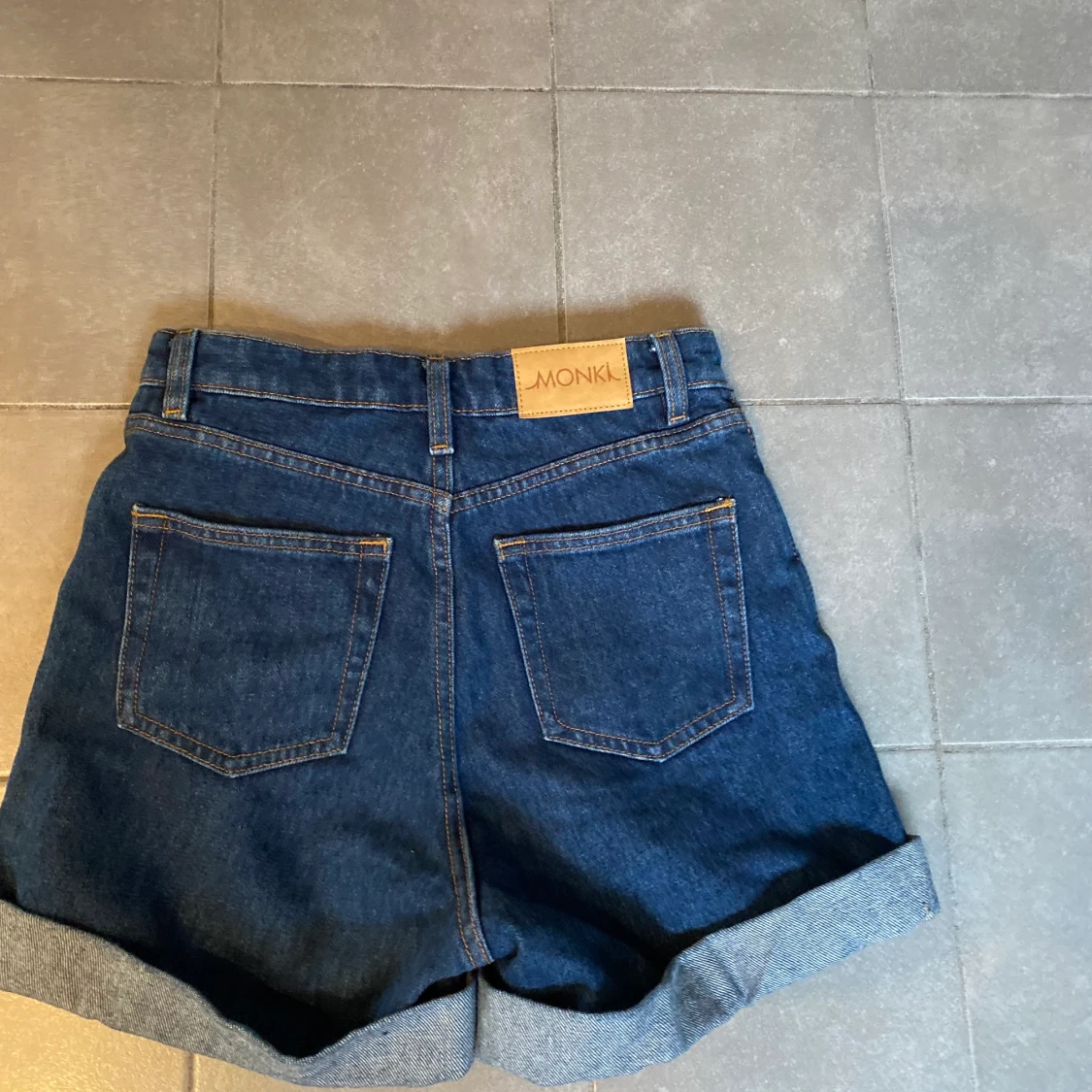 Monki jeans shorts, storlek 24 - 90