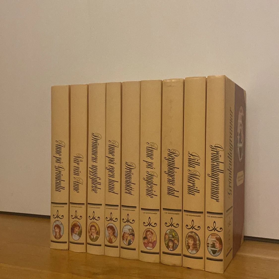 Hela Anne with an E -Serien📕 - 90