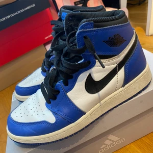 Nike air jordan 1 - Nike air jordan i royal blue, bra skick, strl 37, kan mötas i sthlm
