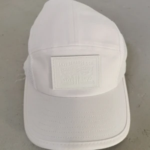 Levis keps - Ny Levis keps. Aldrig använd så mycket bra skick. 