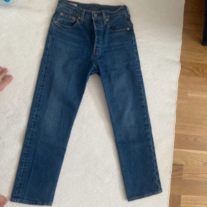 Jeans Levis  - Levis jeans oanvända 