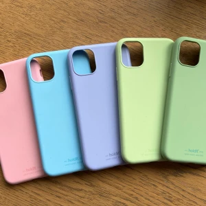 Holdit skal till iPhone 11 - Holdit skal i fint skick i olika färger.  Alla för 300  eller 80 kr st plus frakt 🎀 IPHONE 11 Rosa Sålt Lila sålt 